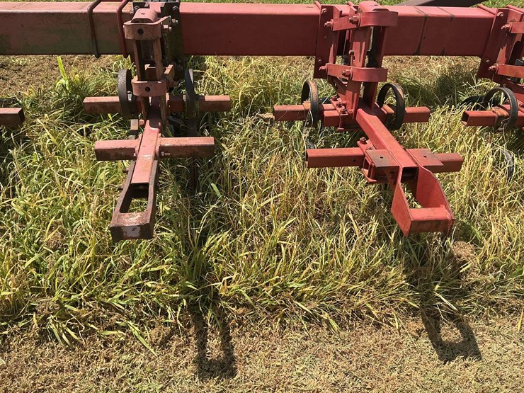 16-row-rowcrop-cultivator-image-6