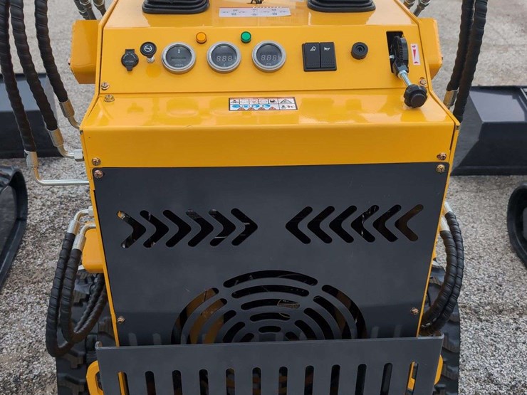 zjg-mini-skid-steer-loader-zj-380-(yellow)---15hp-image-7