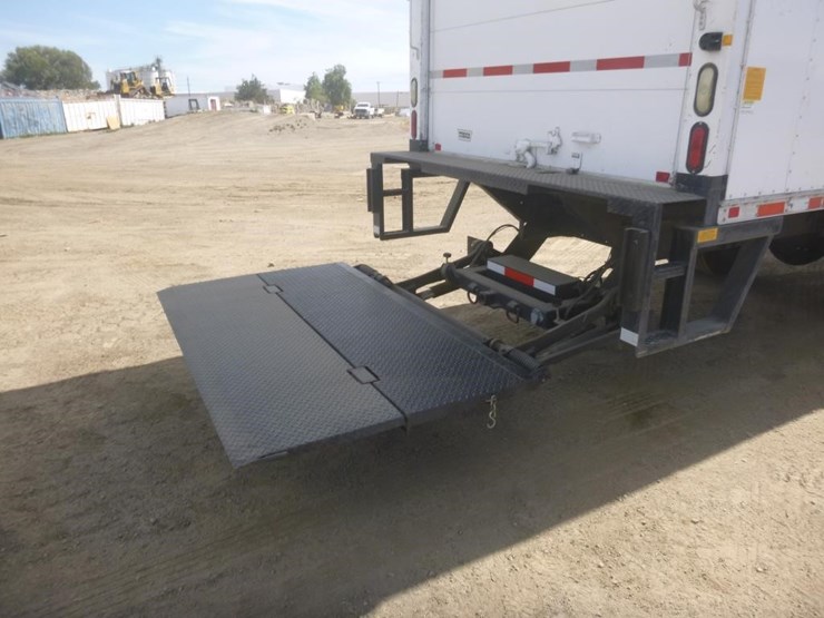 2008-gmc-c7500-reefer-box-truck-image-11