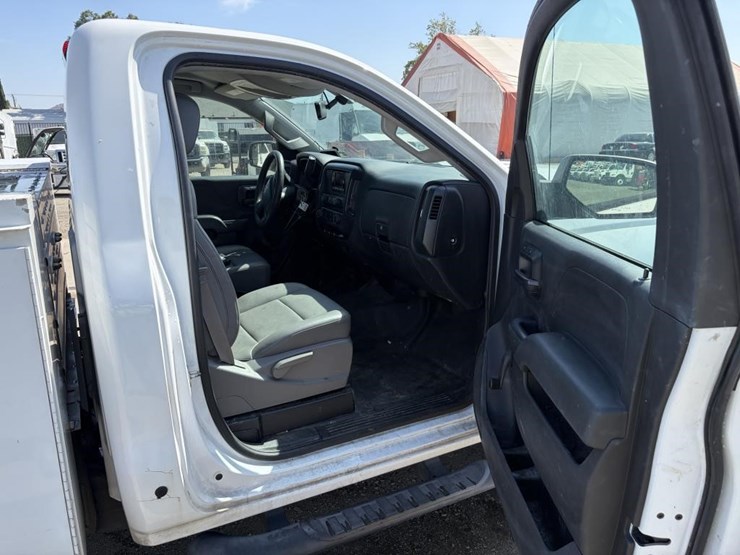 2015-chevrolet-silverado-2500-image-12