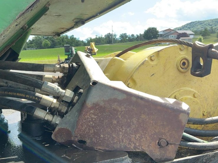 2012-deere-848h-image-49