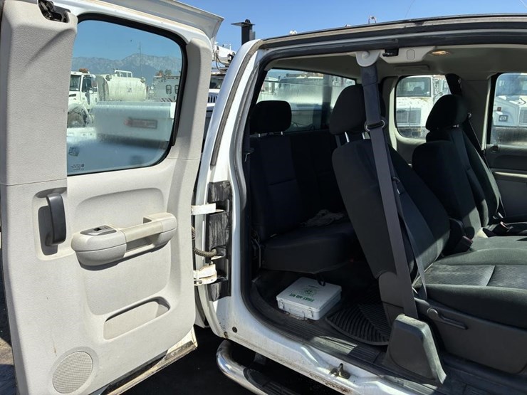 2012-gmc-sierra-2500hd-image-12