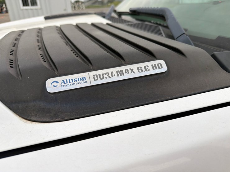 2011-chevrolet-silverado-3500hd-image-9