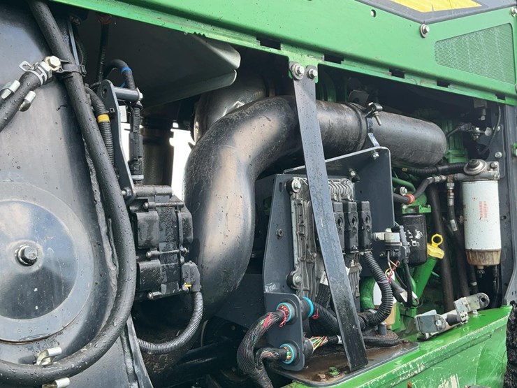 2019-deere-848l-image-13
