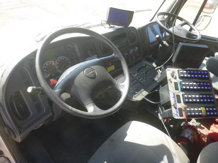 2017-freightliner-m2-street-sweeper-image-21