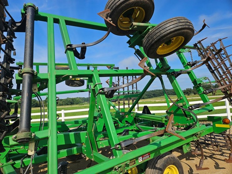 john-deere-726-image-35