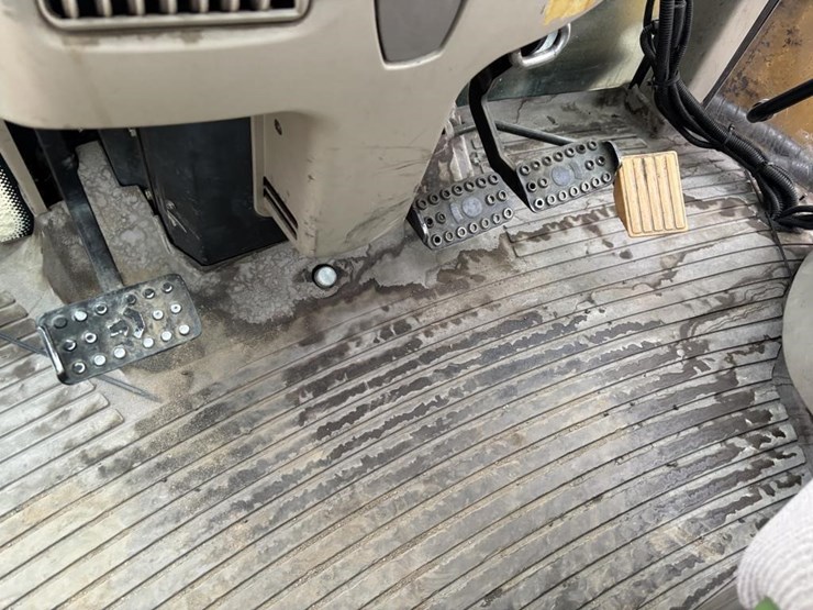 john-deere-6330-image-57
