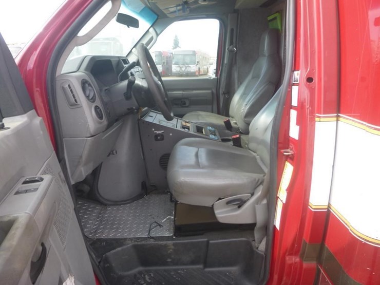 2017-ford-e350-image-10