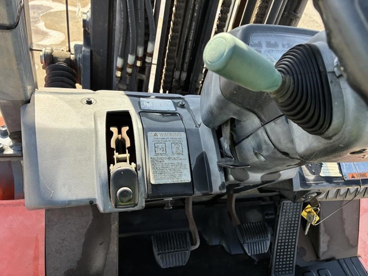2002-toyota-7fdu45-image-22