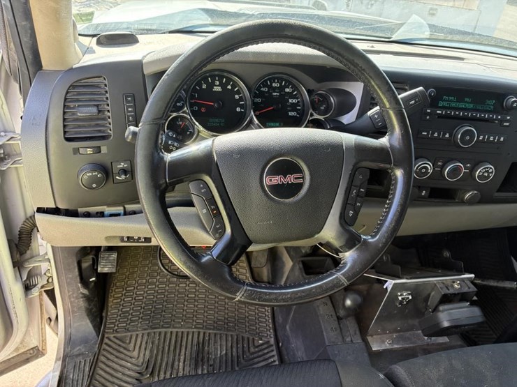 2012-gmc-sierra-2500-image-14