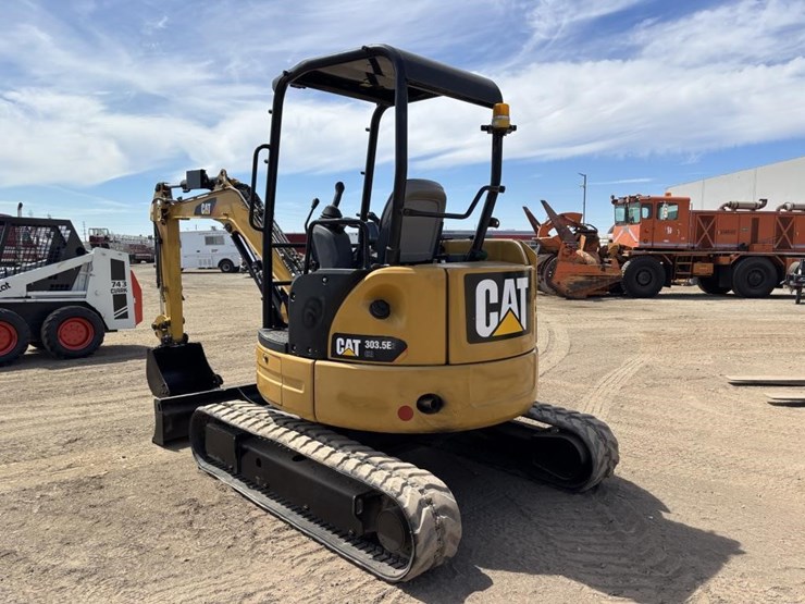 caterpillar-303.5-image-4