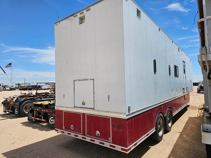 competition-trailers-40’-x-102”-t/a-mobile-office-trailer-image-2