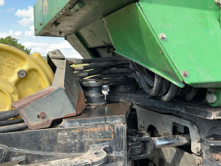 2012-deere-848h-image-43