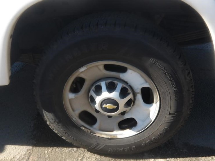 2011-chevrolet-silverado-2500-image-5