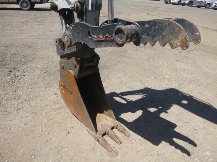 2024-takeuchi-tb257fr-image-23
