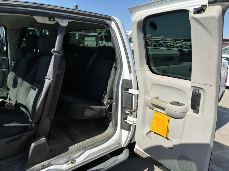 2012-gmc-sierra-2500-image-12