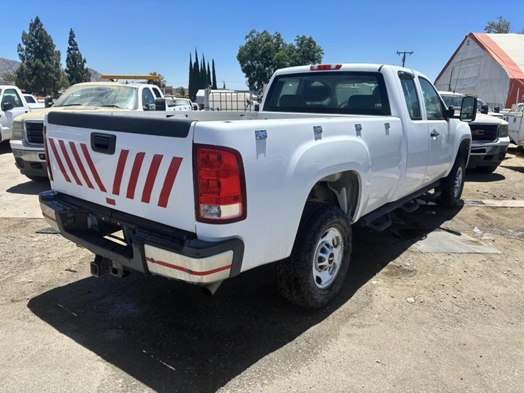 2012-gmc-sierra-2500hd-image-4