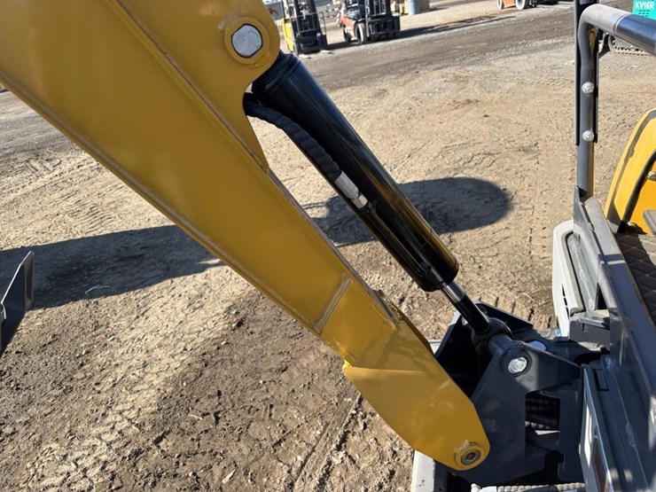 2026-me20-hydraulic-excavator-image-12