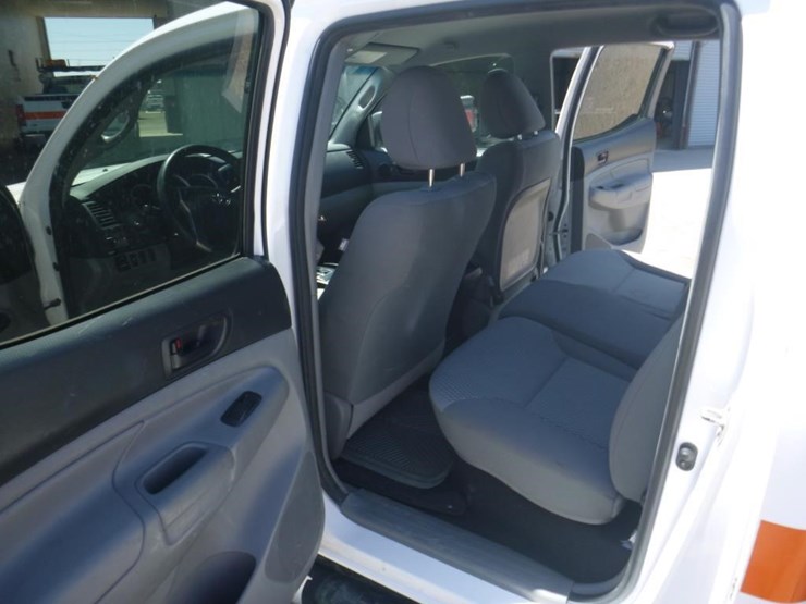 2013-toyota-tacoma-image-7