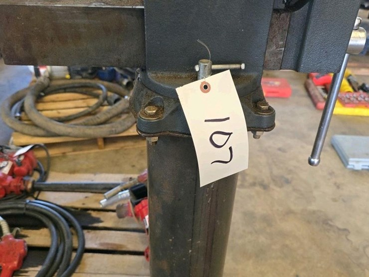 #107-•-wilton-bench-vise-and-stand-image-6