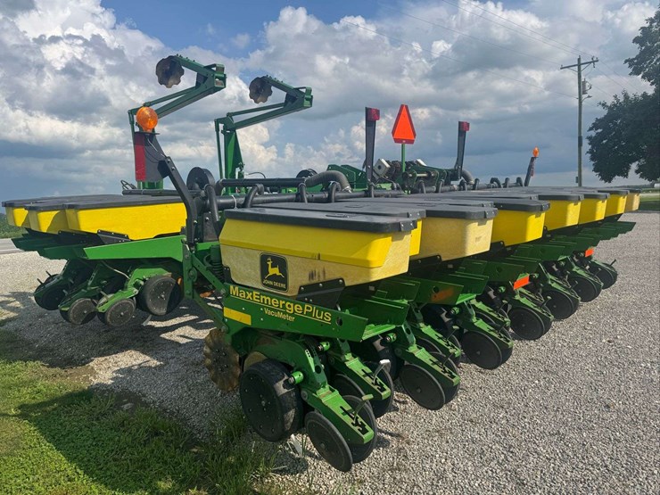 1999-john-deere-1780-image-6