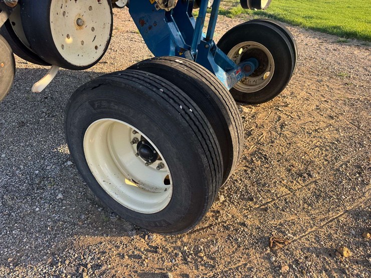 kinze-3800-image-28