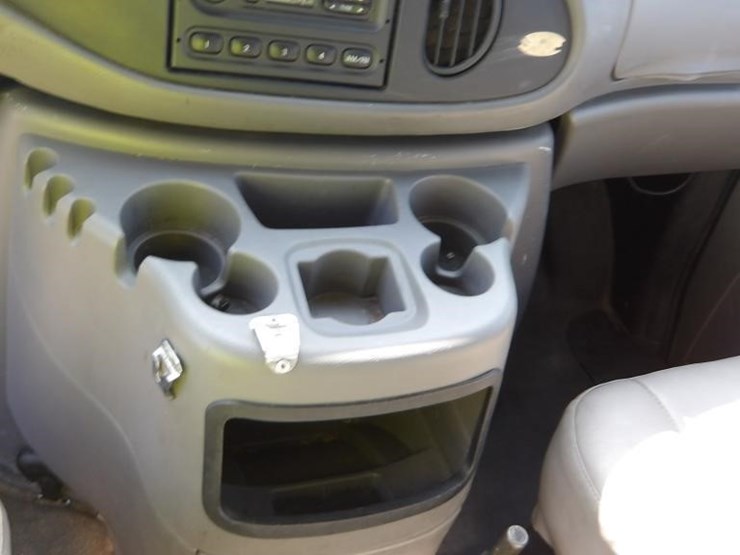 2002-ford-e350-image-19