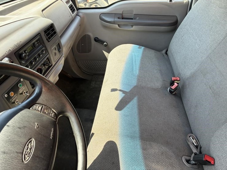 2001-ford-f450-image-32