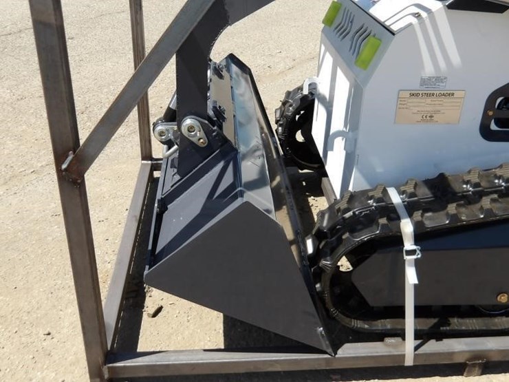 2026-zjz-380-skid-steer-track-loader-image-5