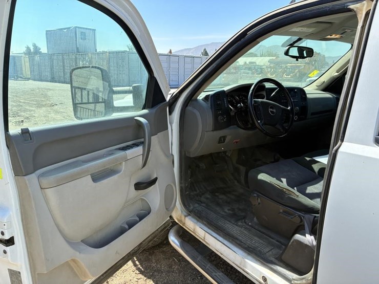 2012-gmc-sierra-2500hd-image-17