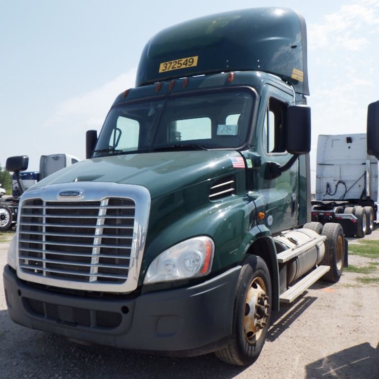 2018 FREIGHTLINER CASCADIA 113