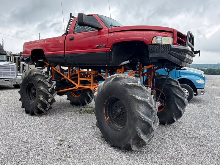 1995-dodge-ram-3500-image-2