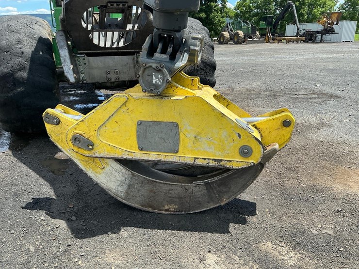 2019-deere-848l-image-54