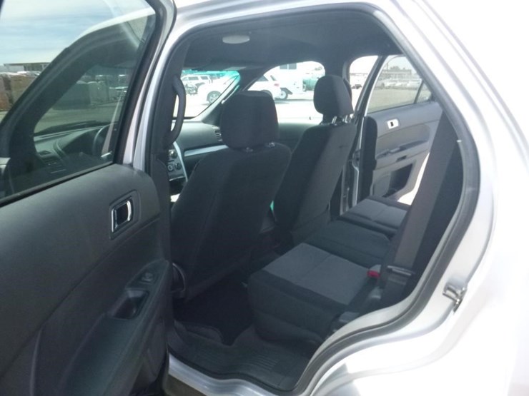 2014-ford-explorer-image-7