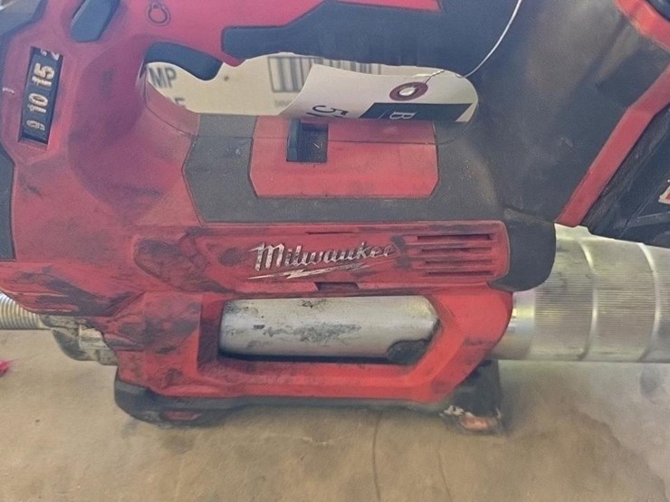 #115-•-milwaukee-grease-gun-image-9