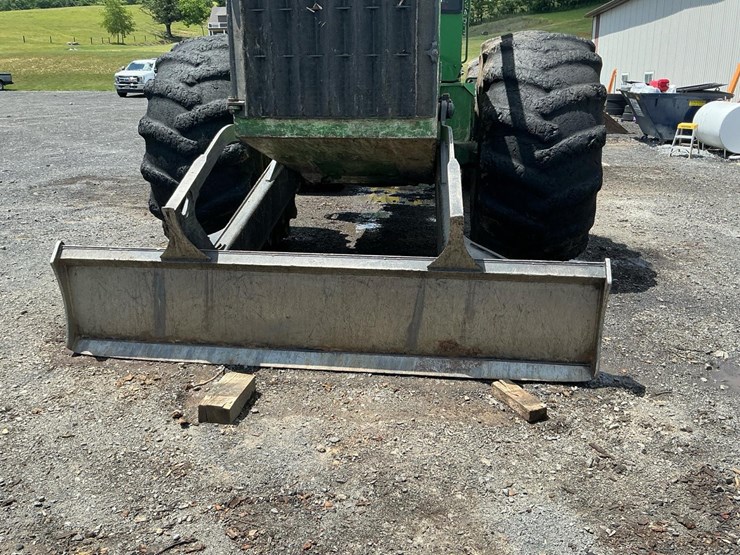 2019-deere-848l-image-16