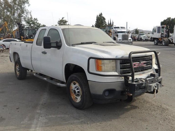 2012-gmc-sierra-2500-image-3