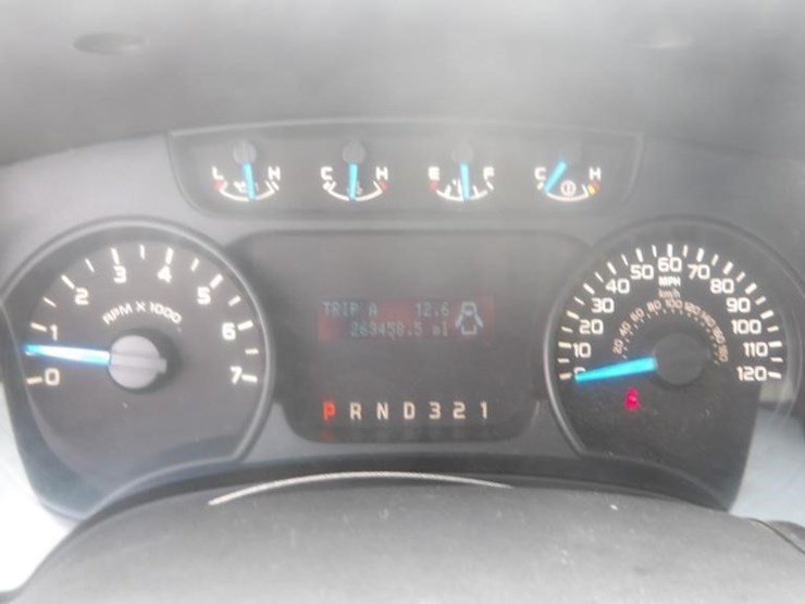 2014-ford-f150-xl-image-16