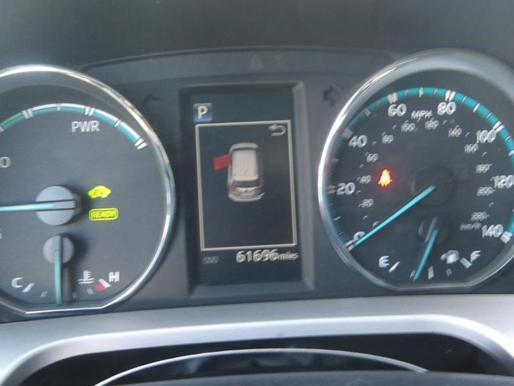 2016-toyota-rav4-image-19