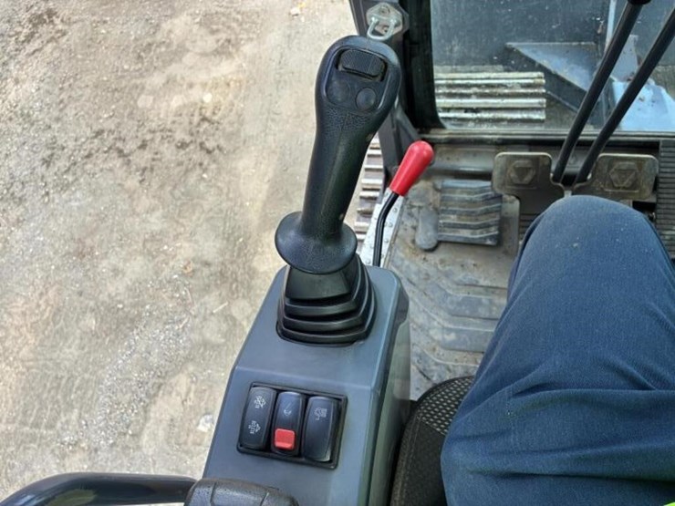 2022-xcmg-xe155ucr-hydraulic-excavator-image-21