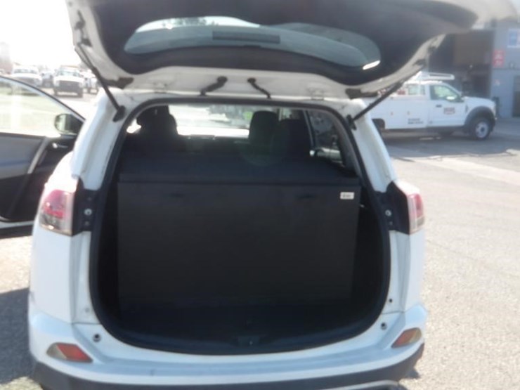 2018-toyota-rav4-image-14