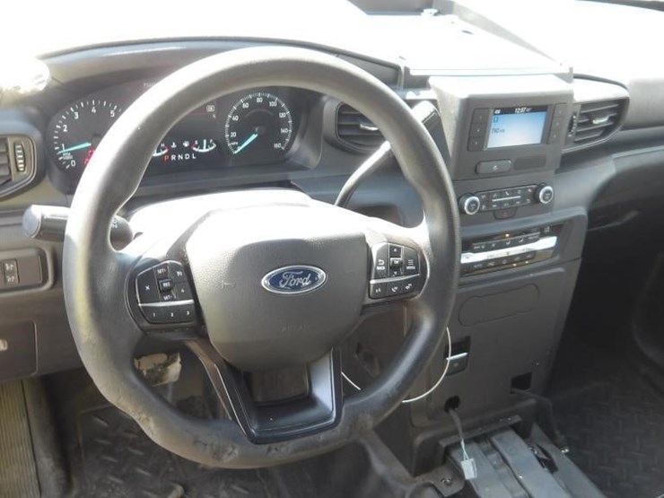 2020-ford-explorer-image-18