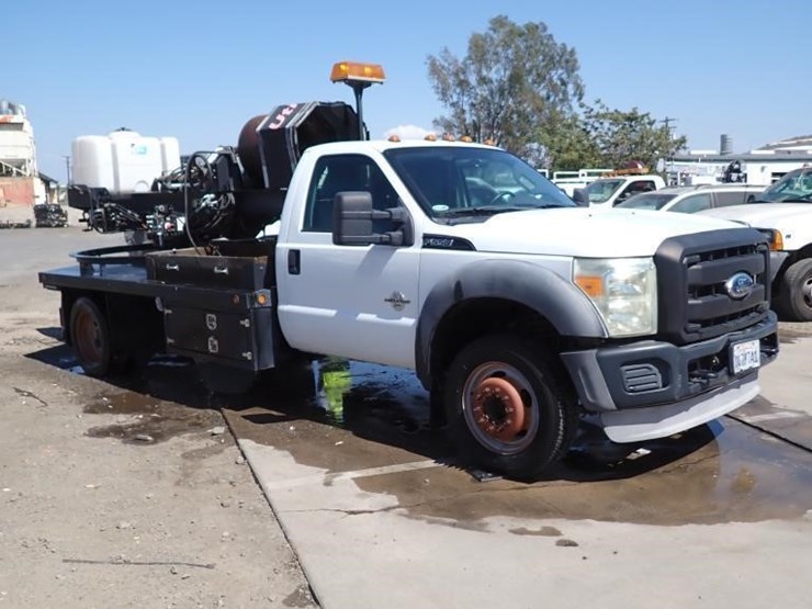 2011-ford-f550-image-2