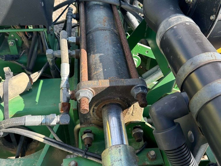 john-deere-7200-image-21