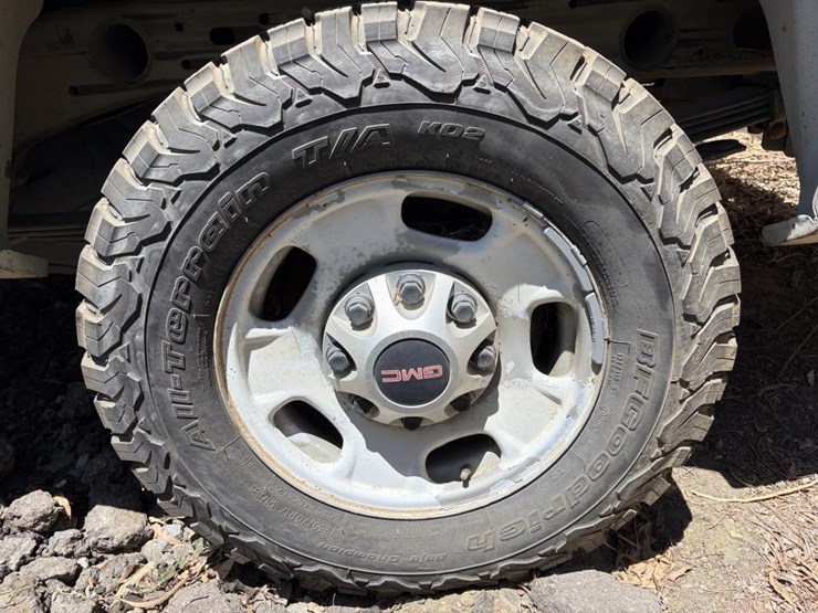 2012-gmc-sierra-2500-image-6
