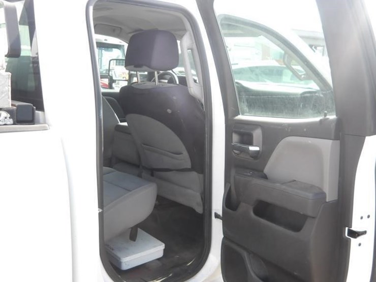 2017-gmc-sierra-2500-image-14