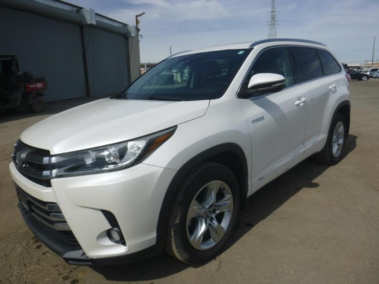 2017-toyota-highlander-image-1