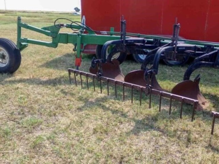 blanchard-7-bottom-mo-board-plow-image-5