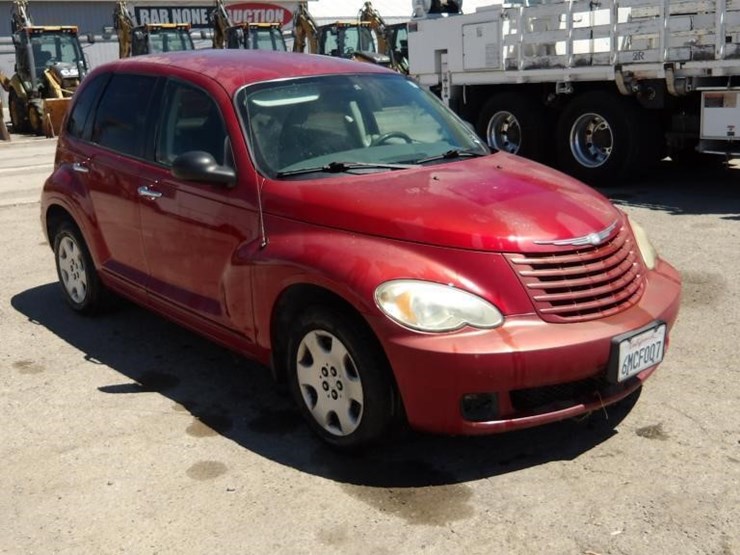 2008-chrysler-pt-cruiser-image-2
