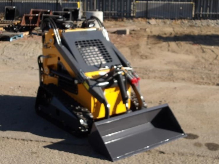 2026-zjz-380-skid-steer-track-loader-image-2